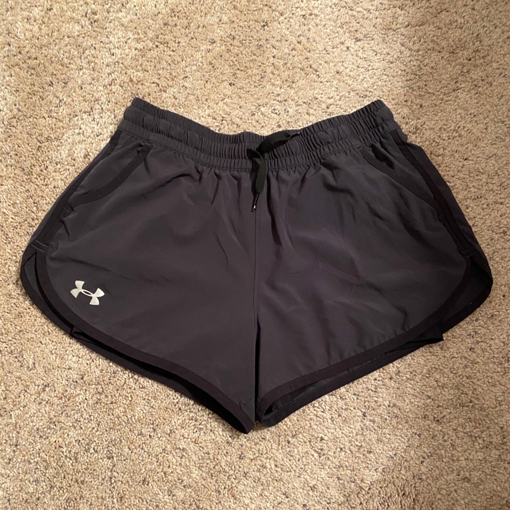 Women’s underarmour shorts black small